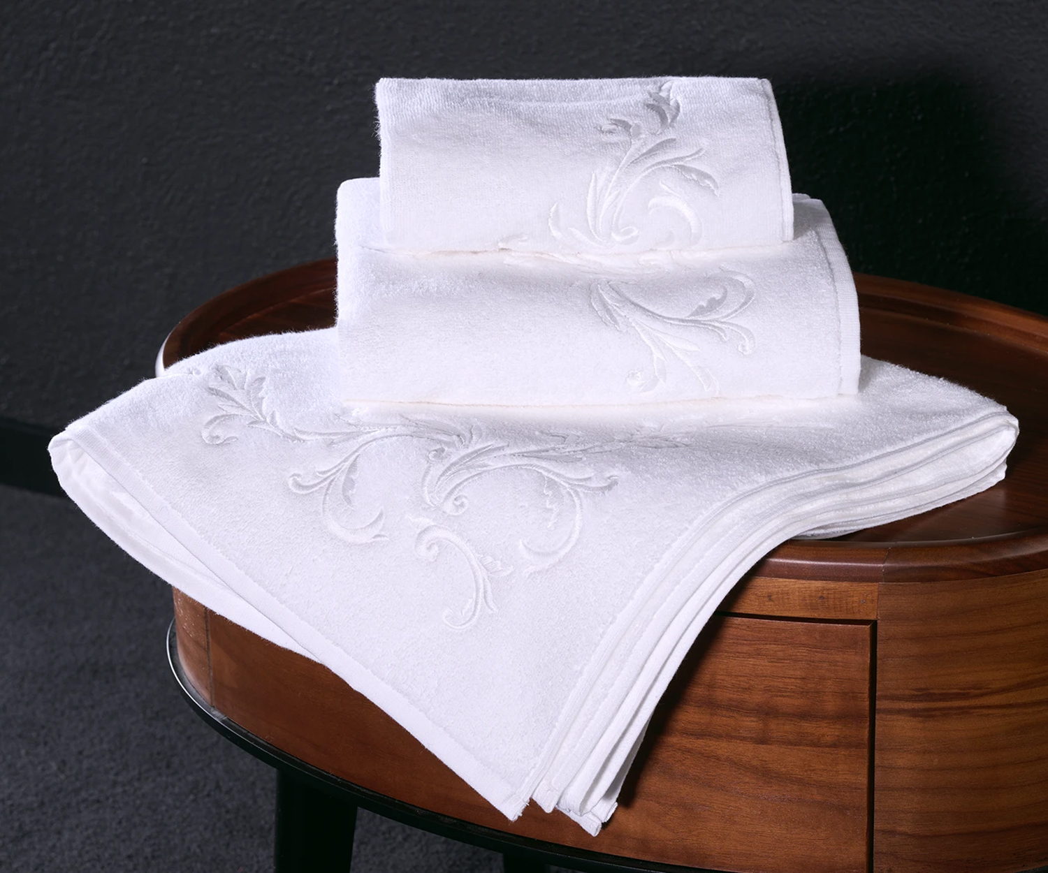 Fischbacher-Bettwaesche_Snow_Lace_Towel Fischbacher towels SNOW LACE