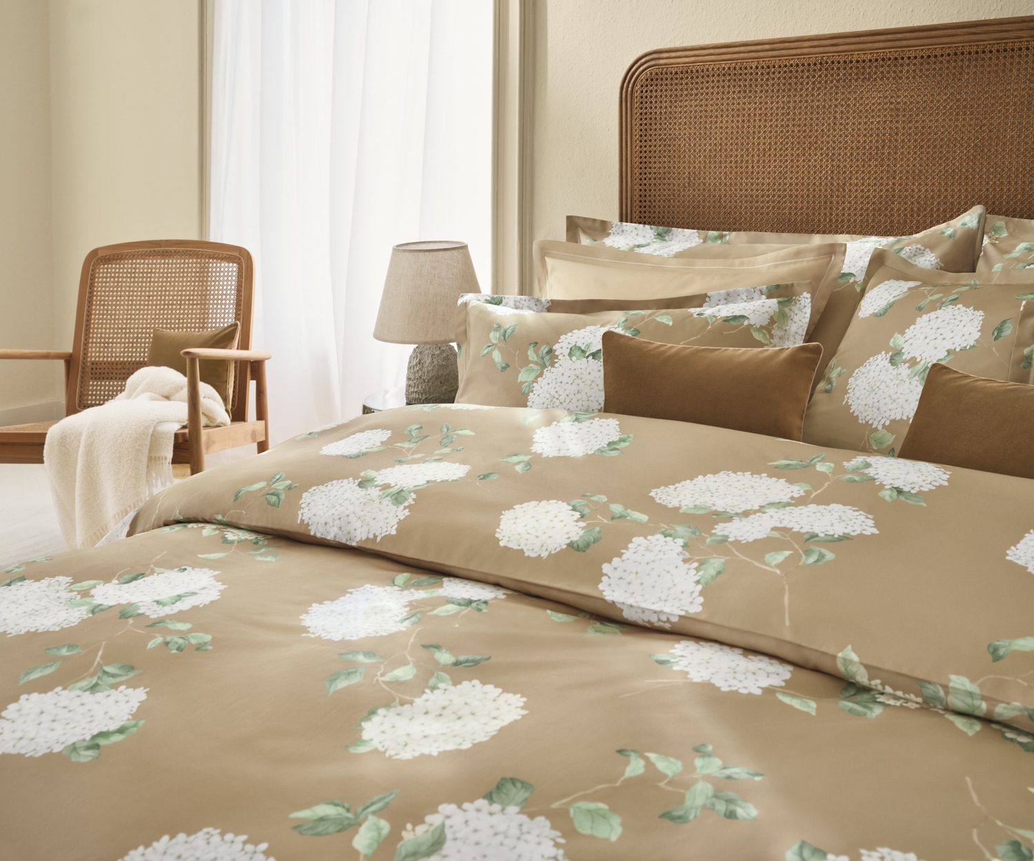 Schlossberg HORTENSIA miel Satin Bed Linen – The Timeless Beauty of Hydrangeas