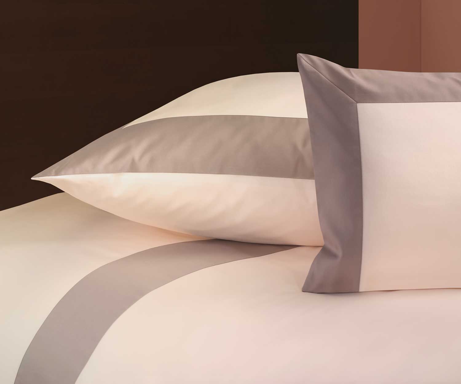 Ropa de cama GENF de Graser col. 5466 muschel-chichilla
