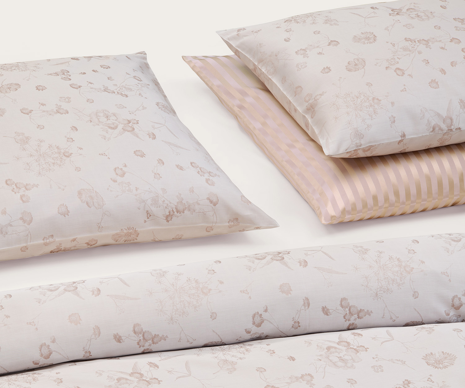 Fischbacher-Bettwaesche_E28-132_Fiori-Pastello Fischbacher ropa de cama FIORI PASTELLO Jacquard E28.132 shell