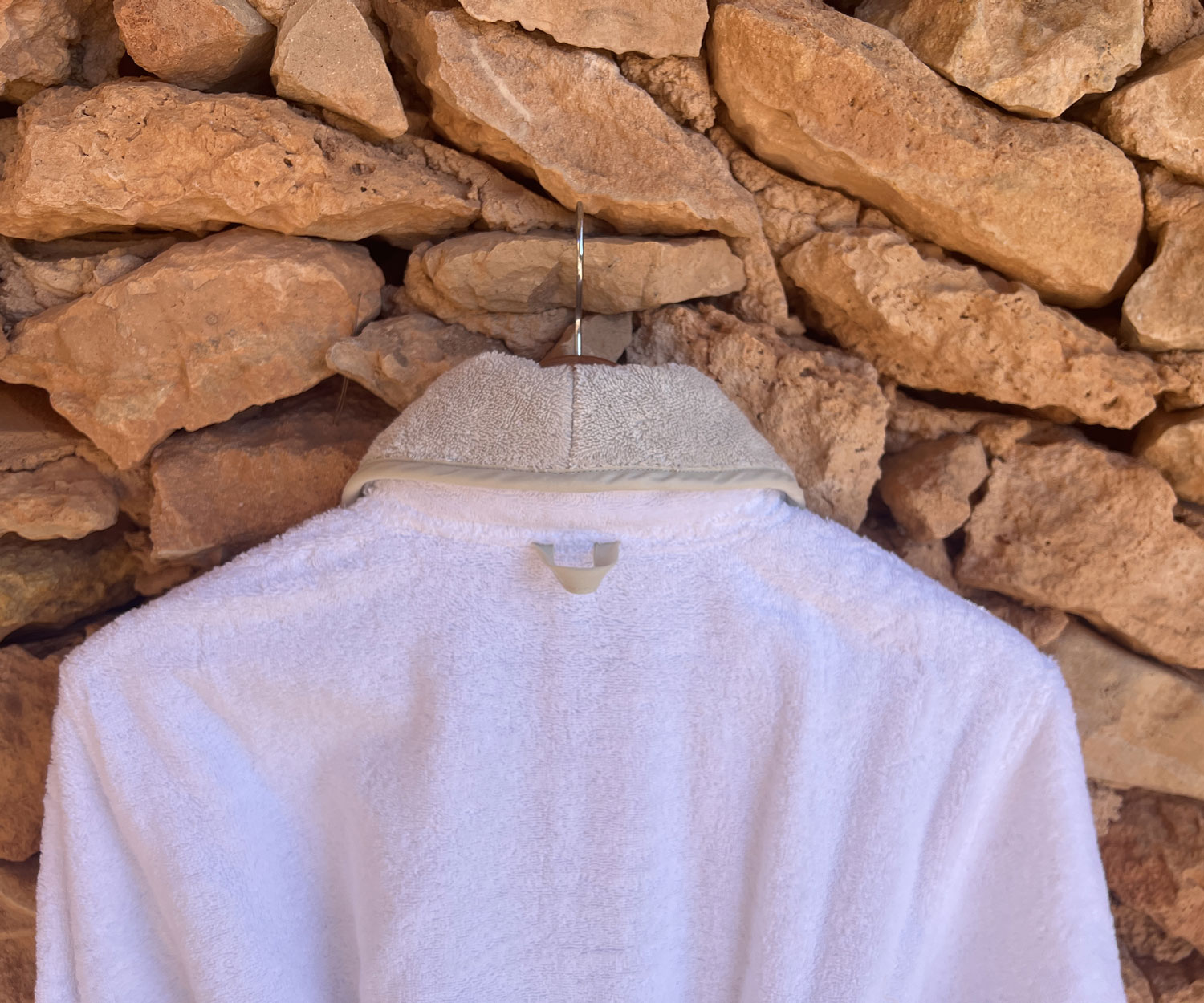 Aigredoux-Koh-Lipe-Bademantel-hinten-Marc-Leopold Albornoz bicolor KOH LIPE de Aigredoux