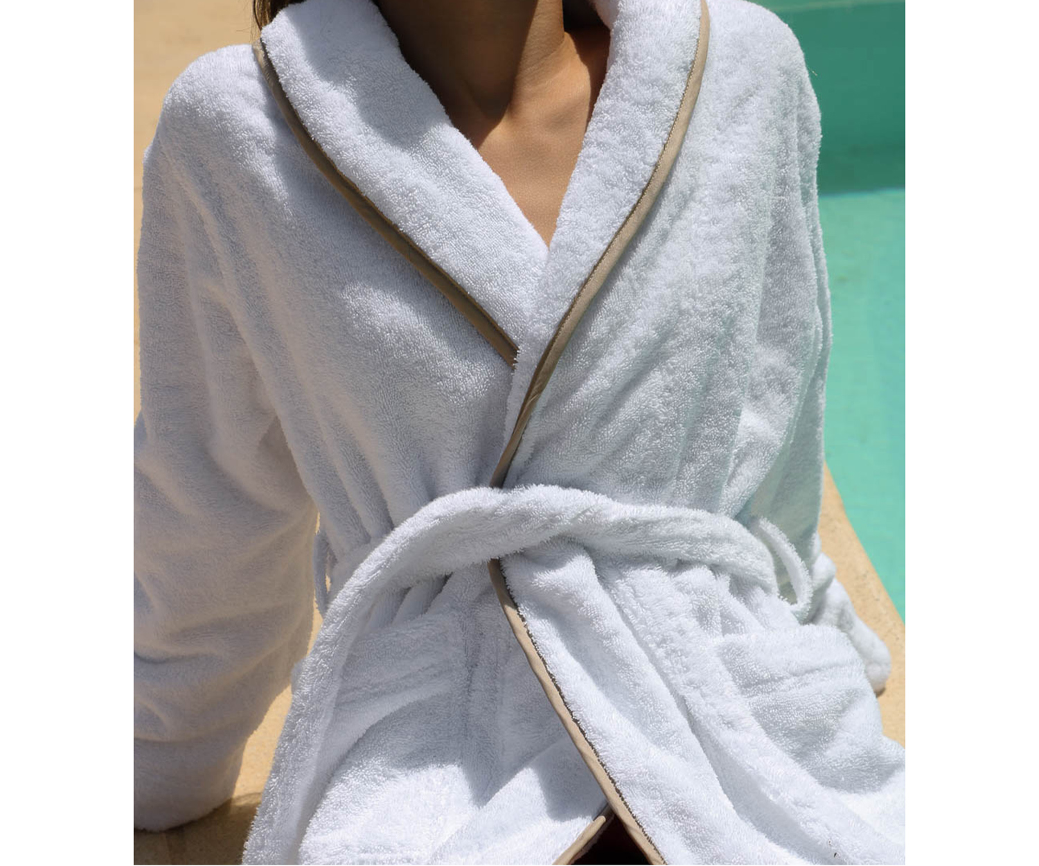 Aigredoux-Bademantel2 Albornoz SANTORIN de Aigredoux