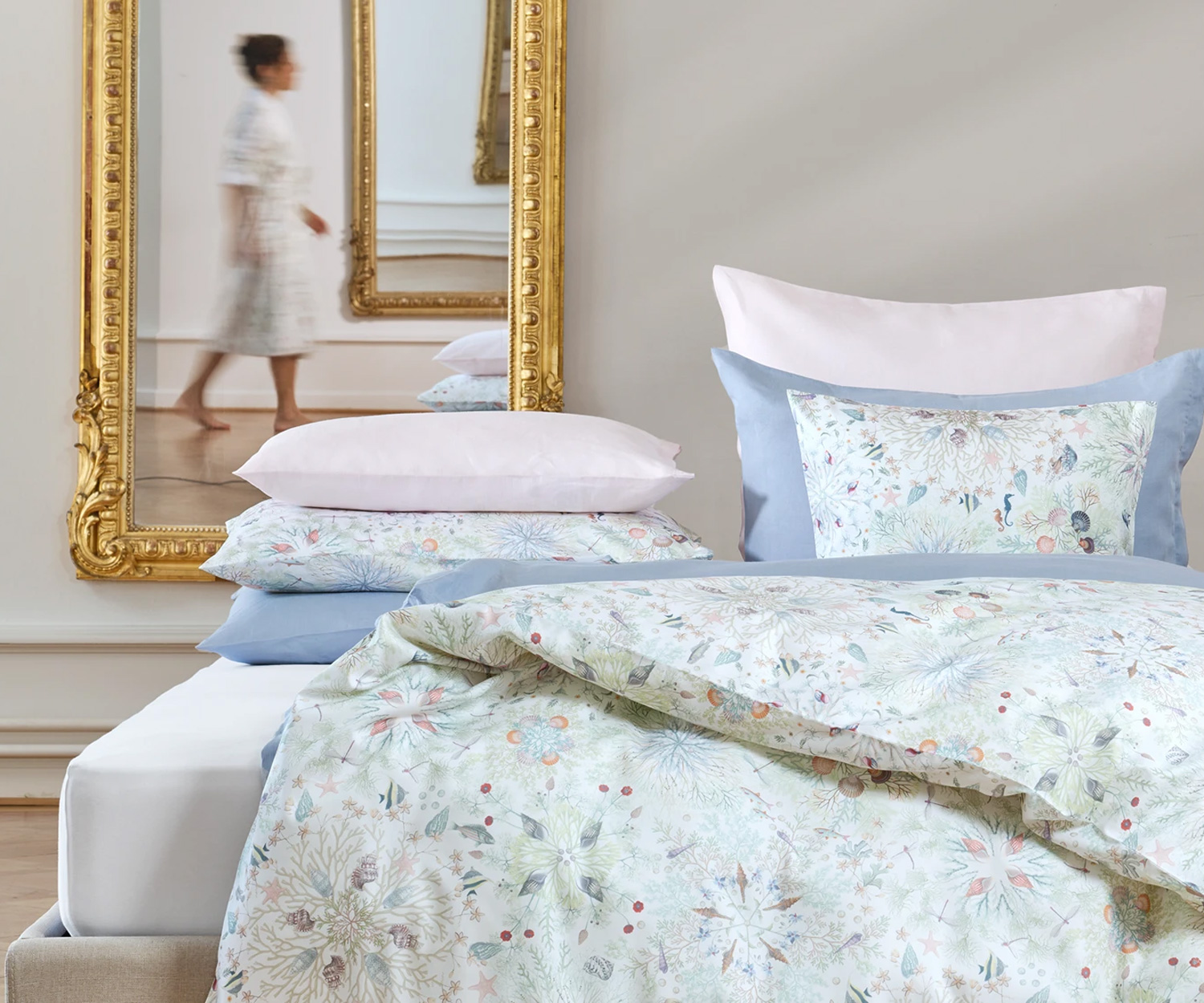 Fischbacher_Neptuna_Lifestyle3 Fischbacher NEPTUNA Ropa de cama - Satén