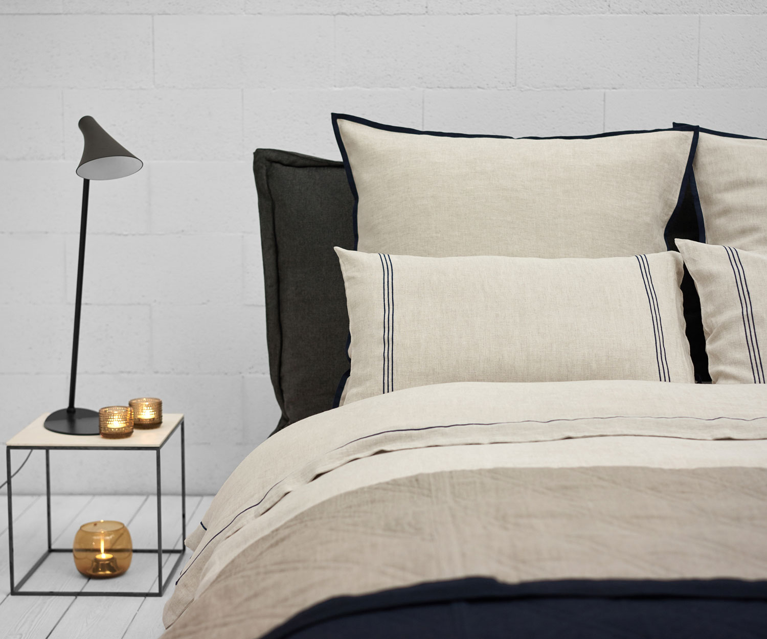 Genix bed linen CYANO combined with HIRUNDO
