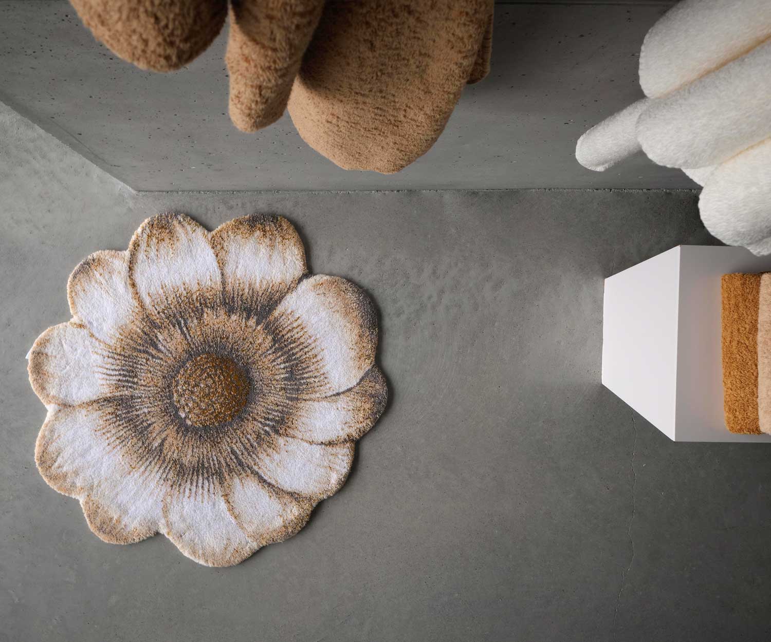 Abyss MAGNOLIA bath rug