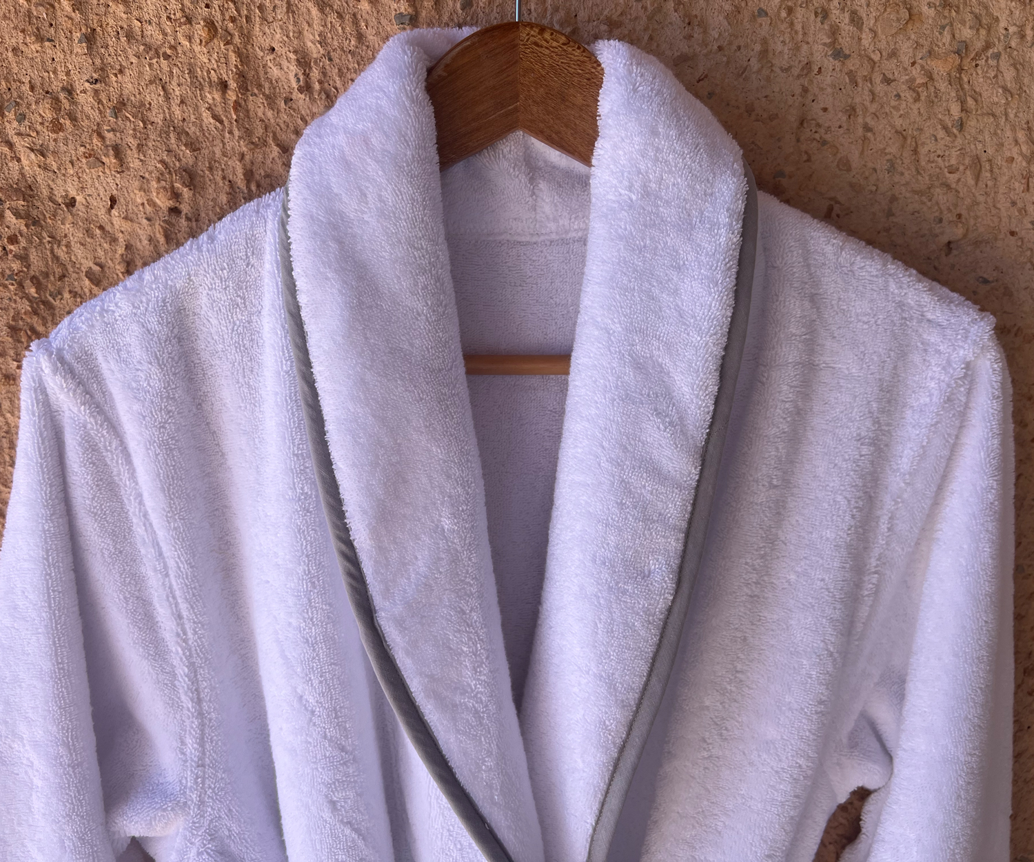 Aigredoux-Bathrobe-Santorin-Marc-Leopold Albornoz SANTORIN de Aigredoux