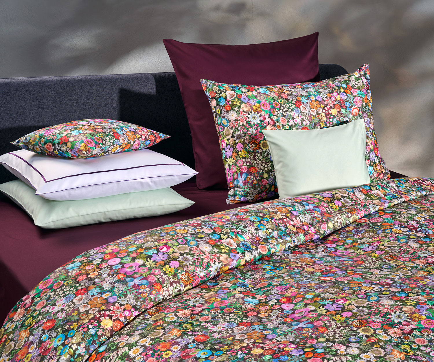 Fischbacher Ropa de cama LENA – La elegancia atemporal del estilo Mille-Fleurs
