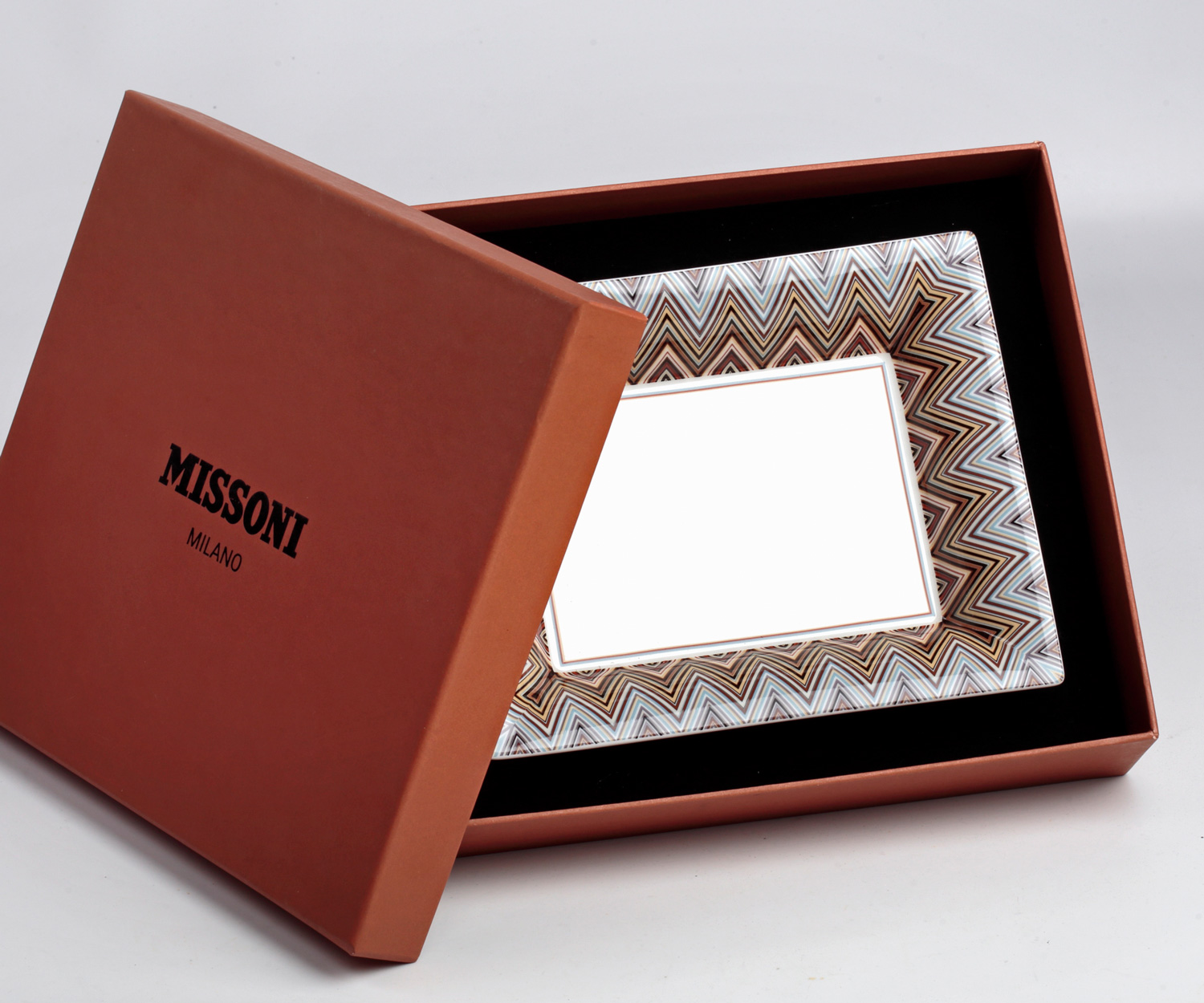 Missoni-ML-ZIG-ZAG-JARRIS-148_Vide-Poche-in-Luxury-Box Missoni Bandeja de almacenaje Jarris 148