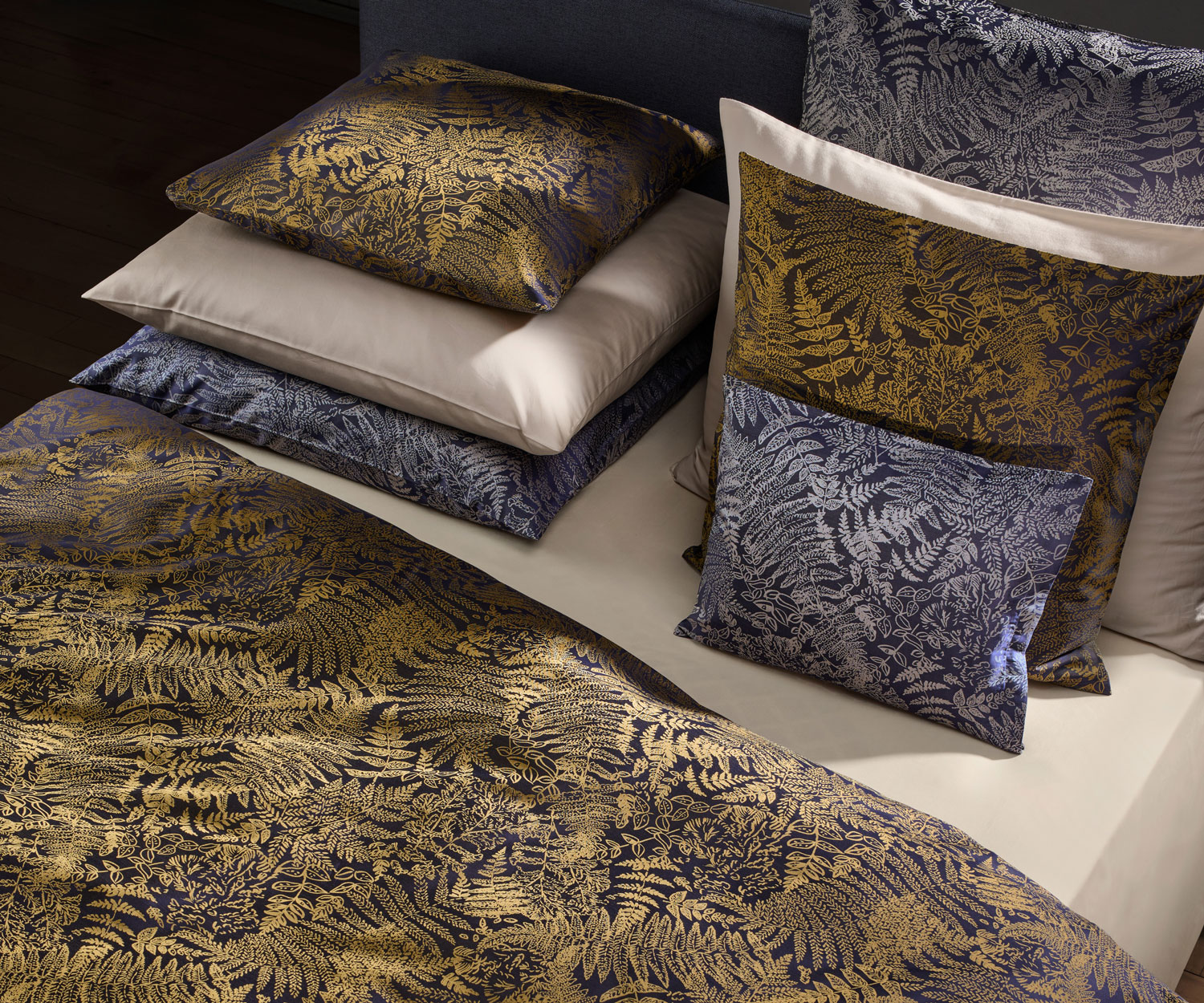 Fischbacher Jacquard FARN col. 363 gold – Ropa de cama elegante y natural Fischbacher Jacquard FARN col. 363 gold – Ropa de cama elegante y natural