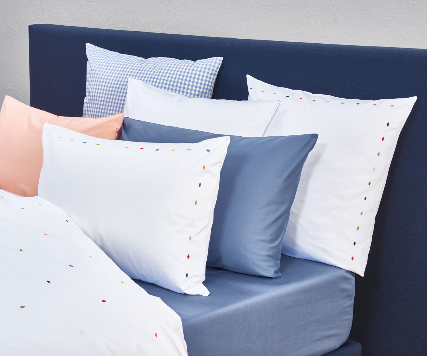 Fischbacher-Bettwaesche-Collier-Detail Ropa de cama COLLIER 010 de Fischbacher de la colección Luxury Nights - Satén