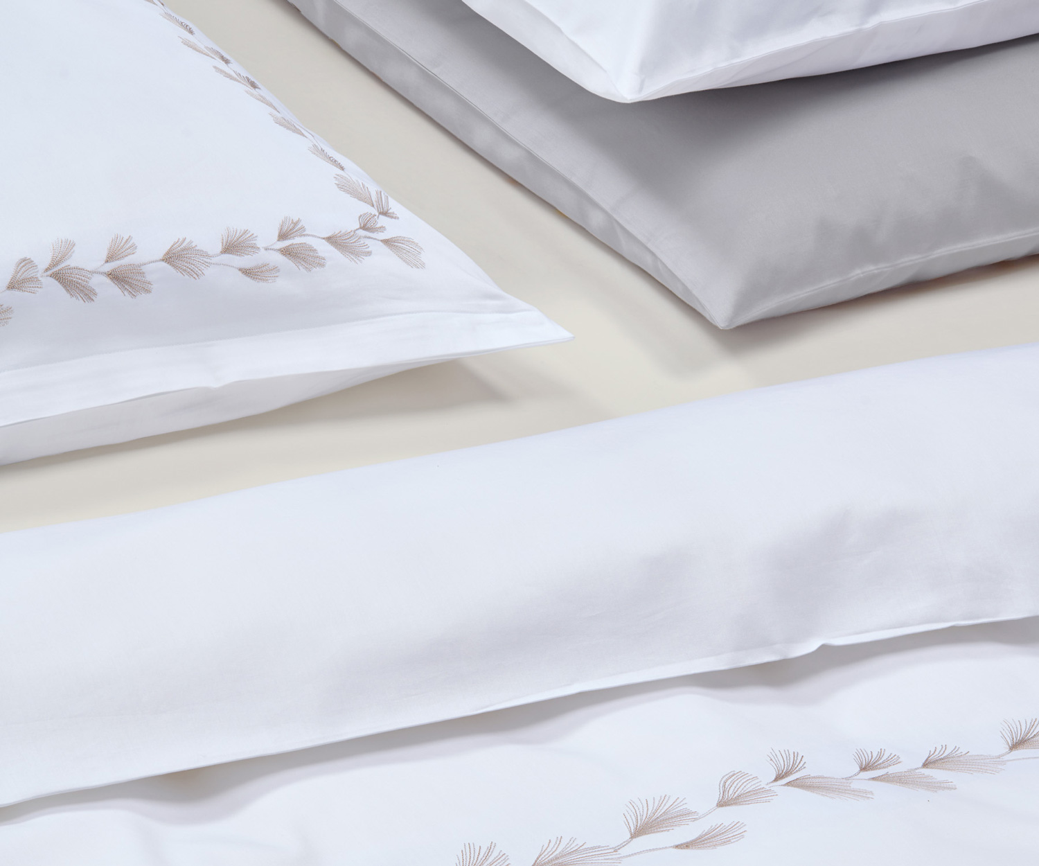 Fischbacher-Bettwaesche-Foglia-Detail Ropa de cama FOGLIA Luxury Nights de Fischbacher - Satén