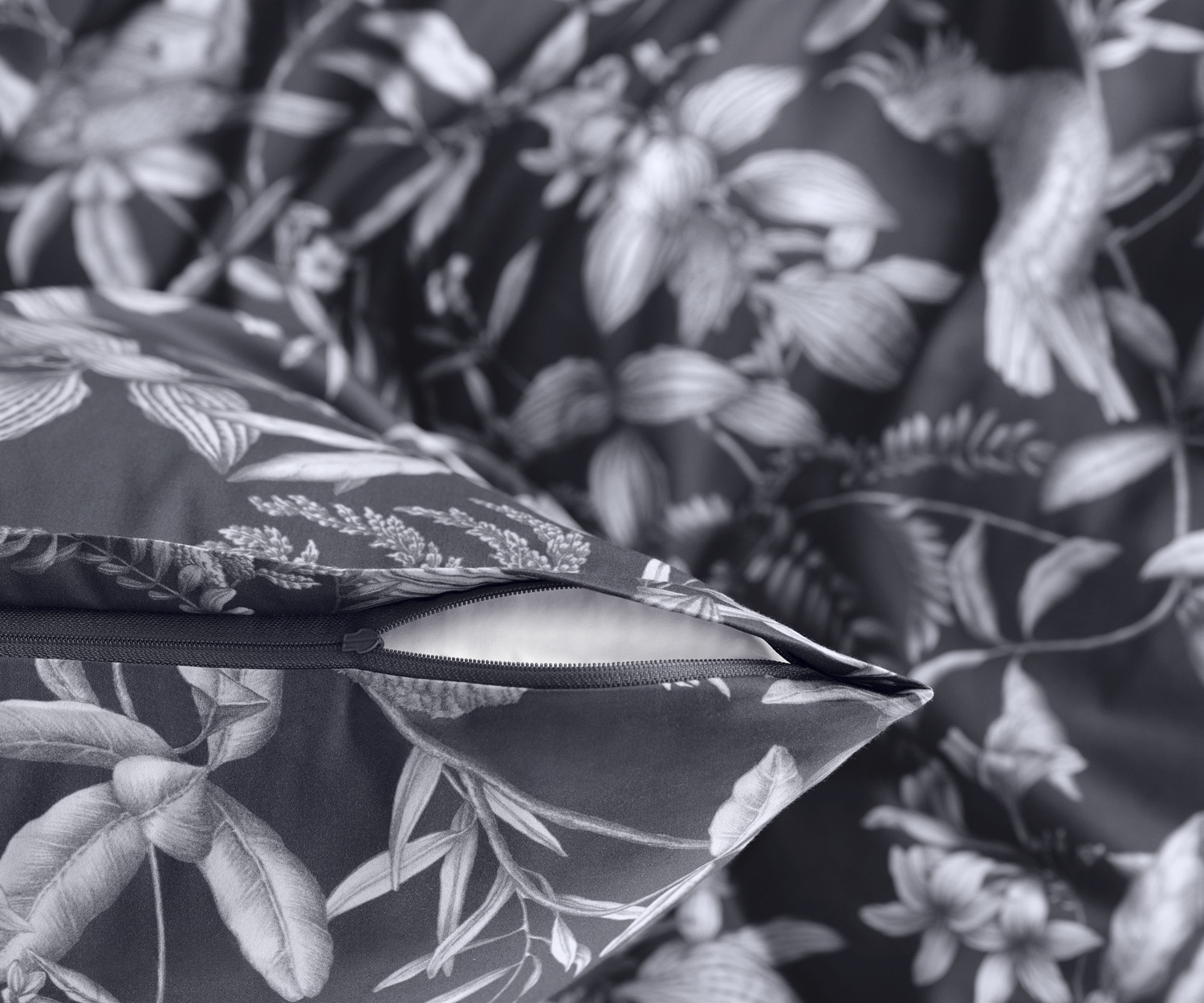 Schlossberg-Bettwaesche-CALYPSO-noir_zip Schlossberg ropa de cama CALYPSO noir Satén