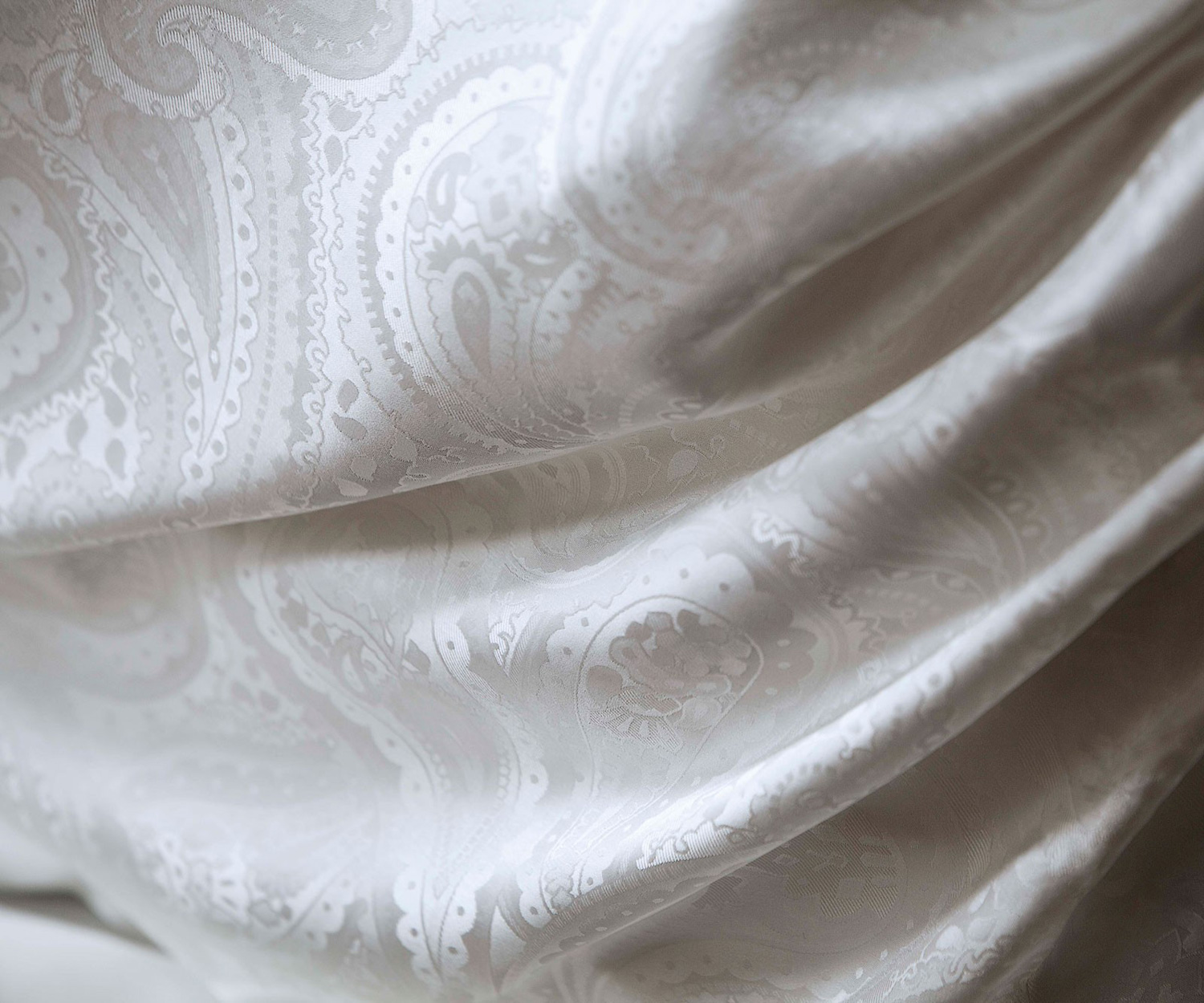 Fischbacher-Bettwaesche-Seide-soie-jacquard-860 Ropa de cama SOIE Luxury Nights de Fischbacher - col. silver