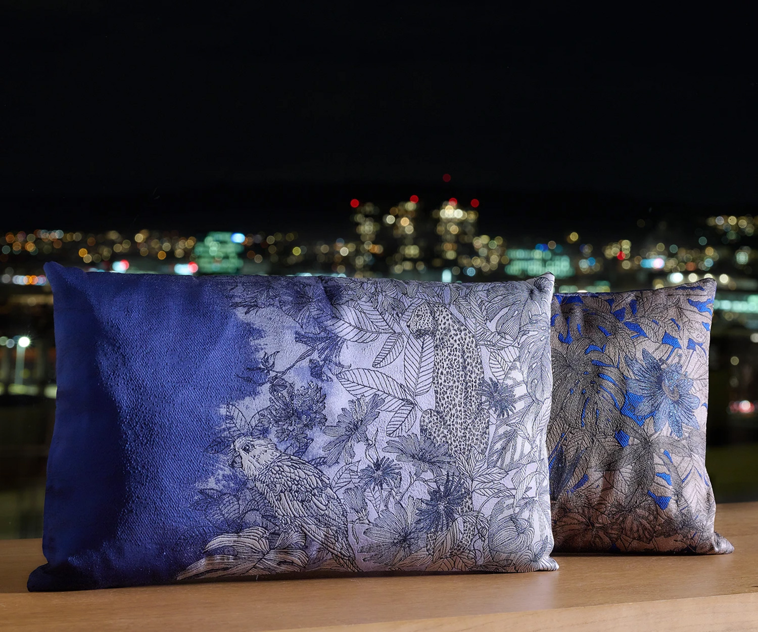 Fischbacher-Zierkissen-Blue_Hour Cojín decorativo Fischbacher BLUE HOUR