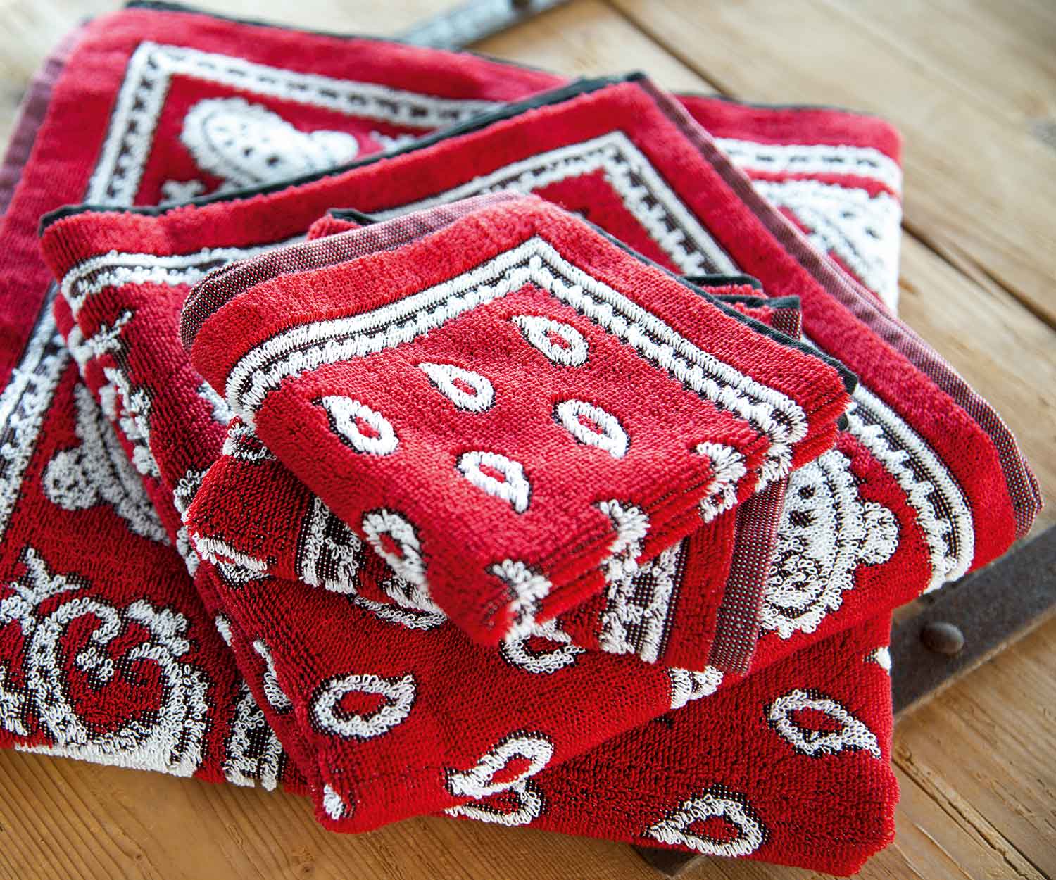 Weseta-Folklore-Handtuch-Glarner-3904 Weseta GLARNERTUCH Schweizer Folklore