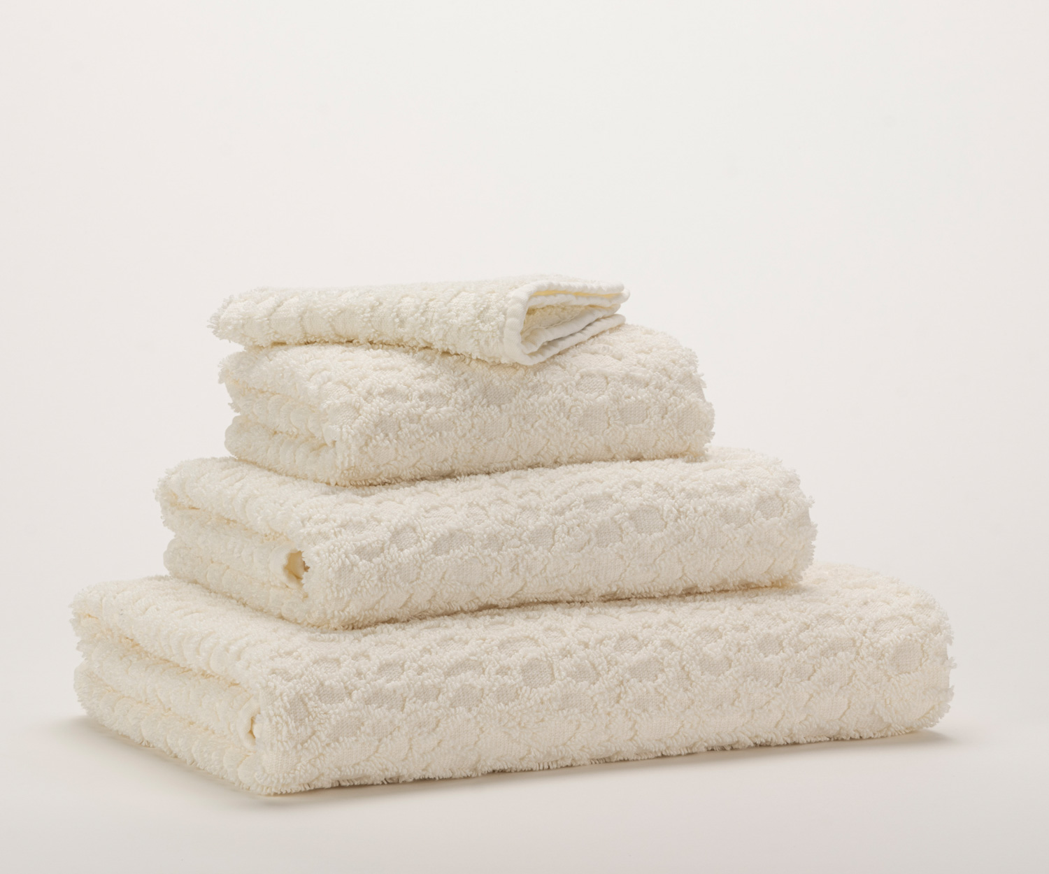 Abyss-LODGE-103-stapel Abyss LODGE 103 toallas