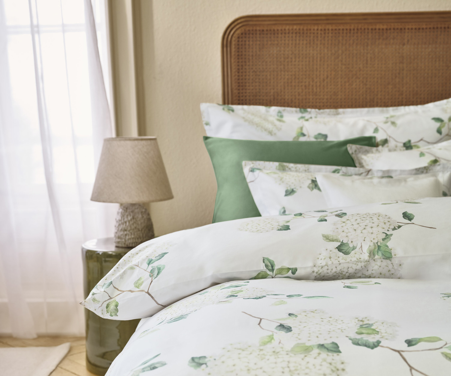 Schlossberg HORTENSIA blanc Satin Bed Linen – The Timeless Beauty of Hydrangeas