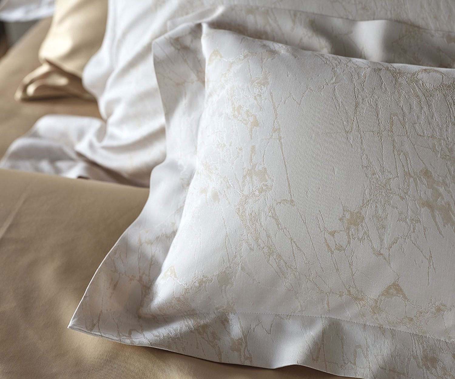 Celso-de-Lemos-Bettwaesche-Parus-Kissen PARUS - Ropa de cama de jacquard en 3 colores