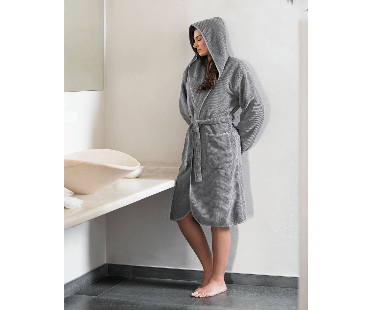 BEE-WAFFLE_BATHROBES_MOOD Albornoz con capucha BEE WAFFLE de Graccioza