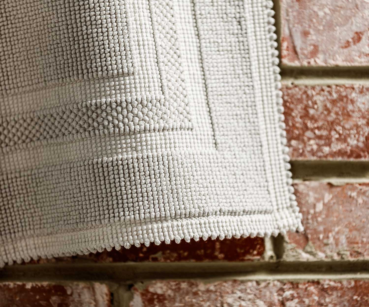 Rhomtuft-Grace-Badvorleger-Detail Rhomtuft bath mat GALA