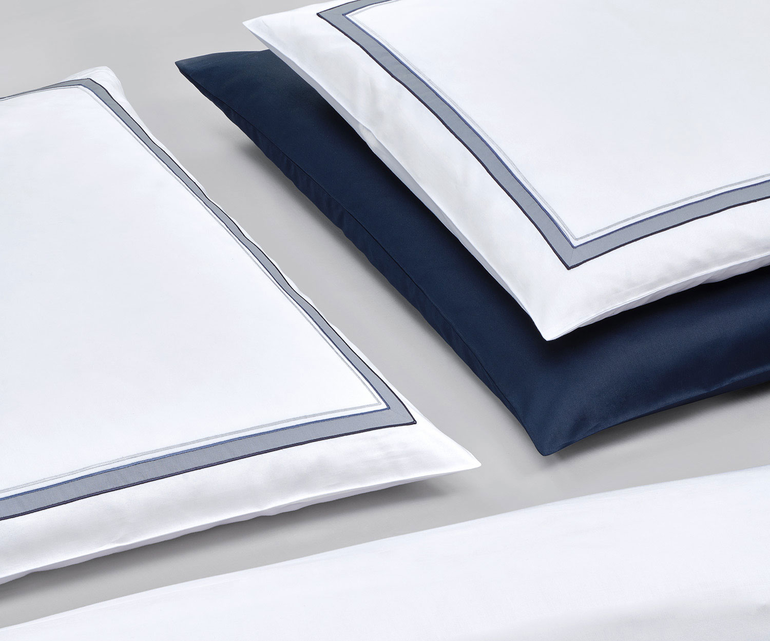 Fischbacher_Bettwaesche_Prisma_Detail Ropa de cama PRISMA LUXURY NIGHTS de Fischbacher - Satén