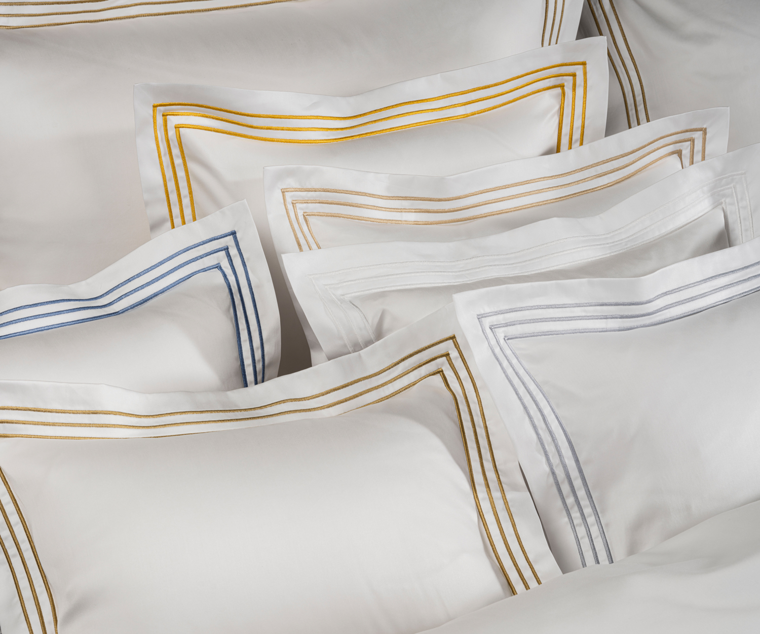 Celso-de-Lemos-RAM-Kissenbezuege Celso de Lemos RAM Satin Bettwäsche Bourdon bestickt