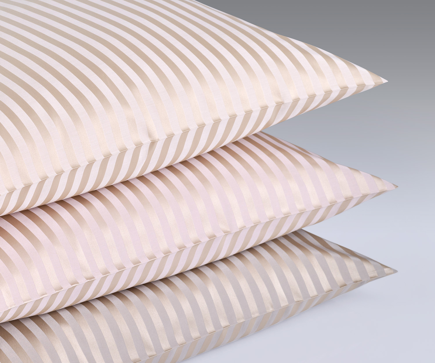 Fischbacher-Bettwaesche-Seta_Cotone_Kissenstapel Fischbacher SETA COTONE Ropa de cama