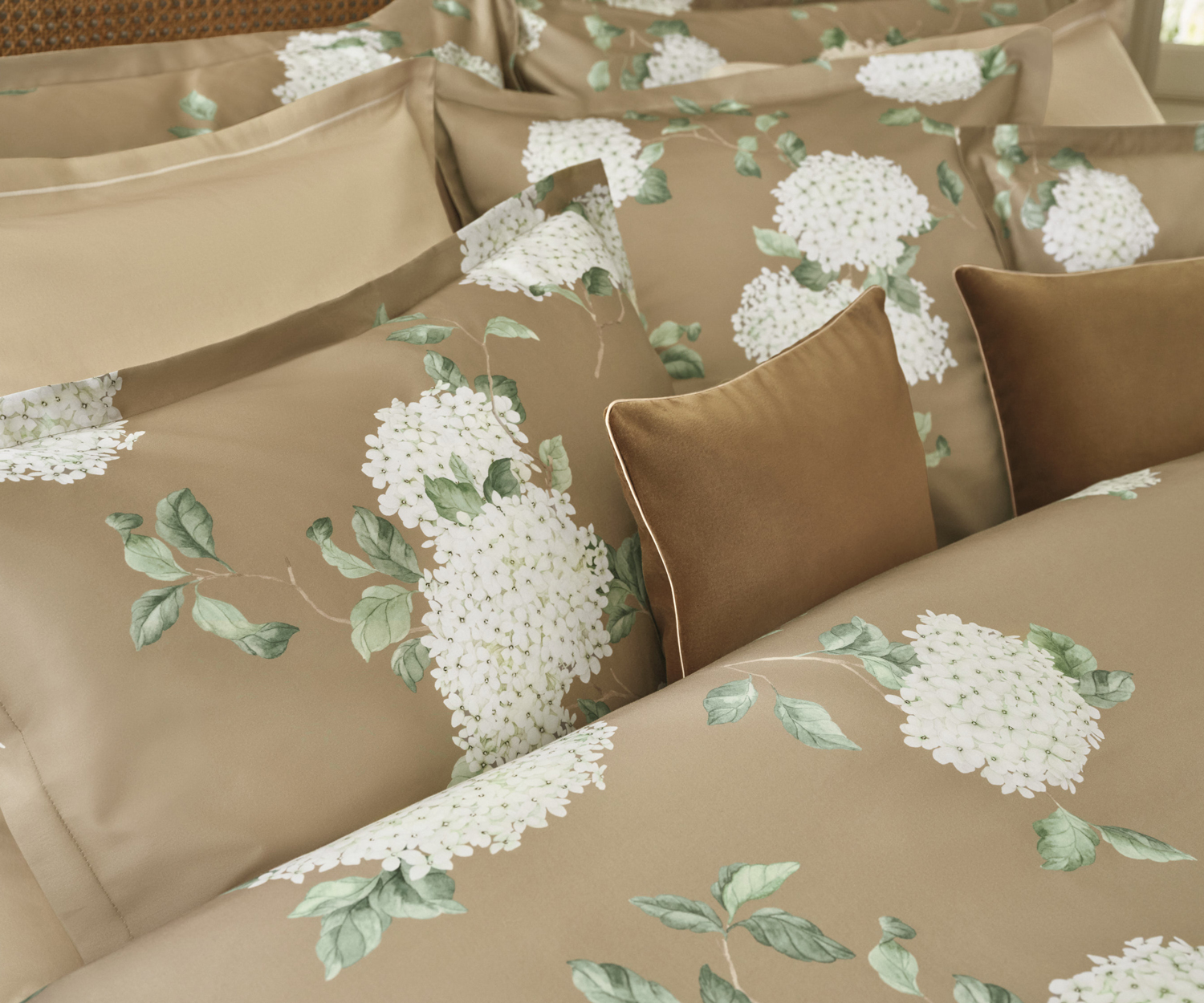 Schlossberg HORTENSIA miel Satin Bed Linen – The Timeless Beauty of Hydrangeas