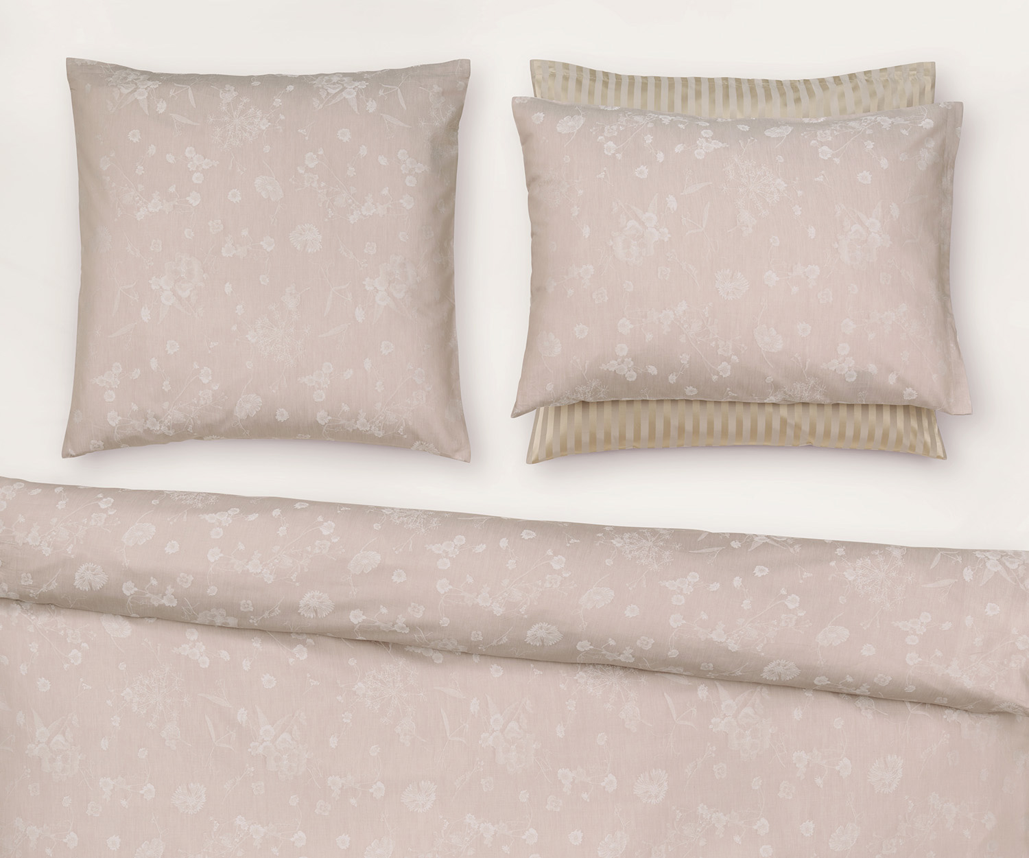 Fischbacher bed linen JACQUARD FIORI PASTELLO col. E48.132 shell