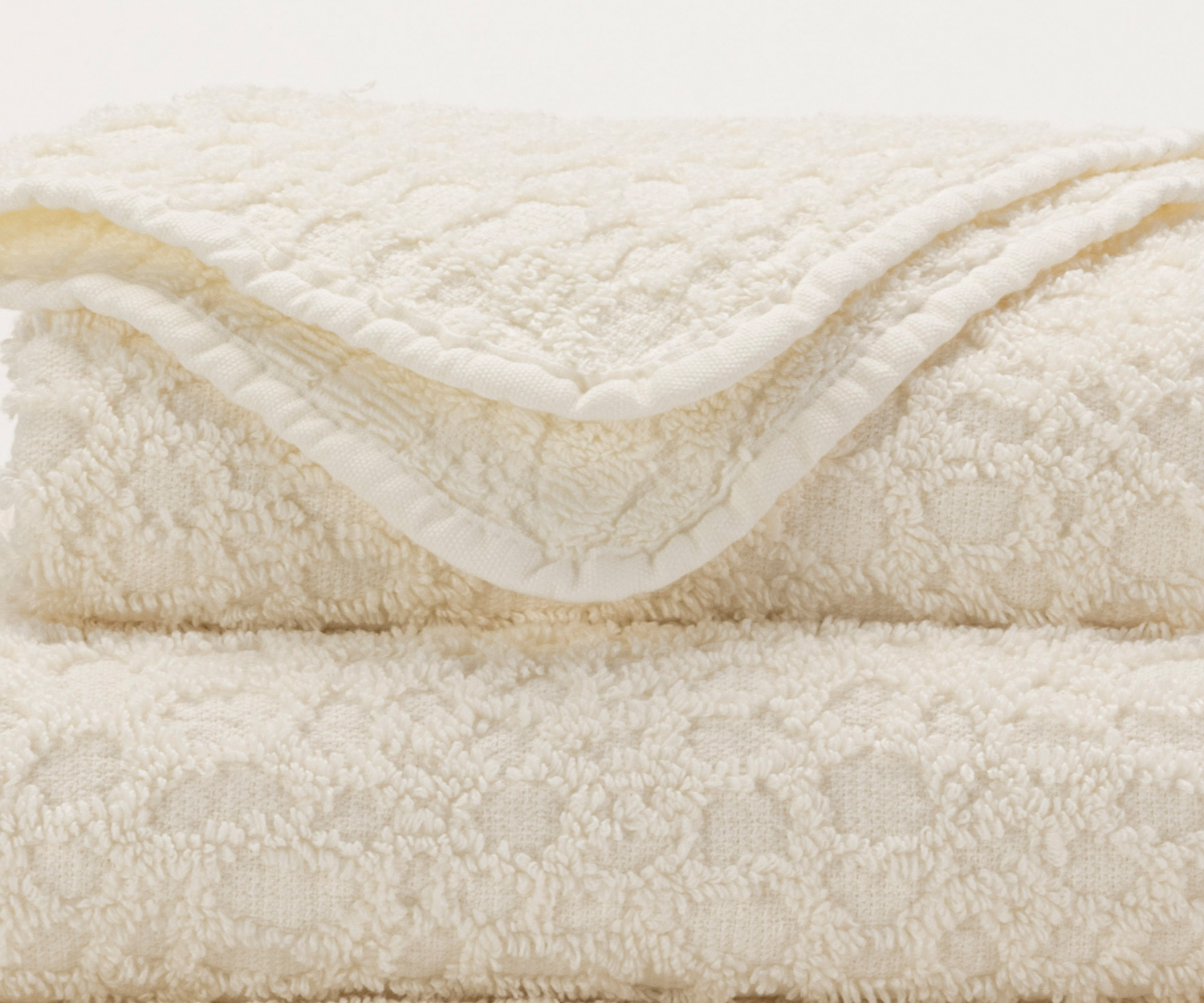 Abyss-LODGE-103-detail lodge 103