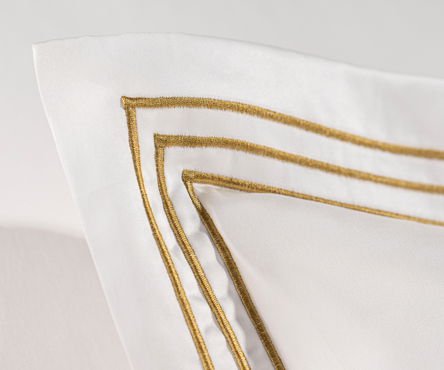 Marc-Leopold-RAM-Celso Celso de Lemos RAM Satin Bettwäsche Bourdon bestickt