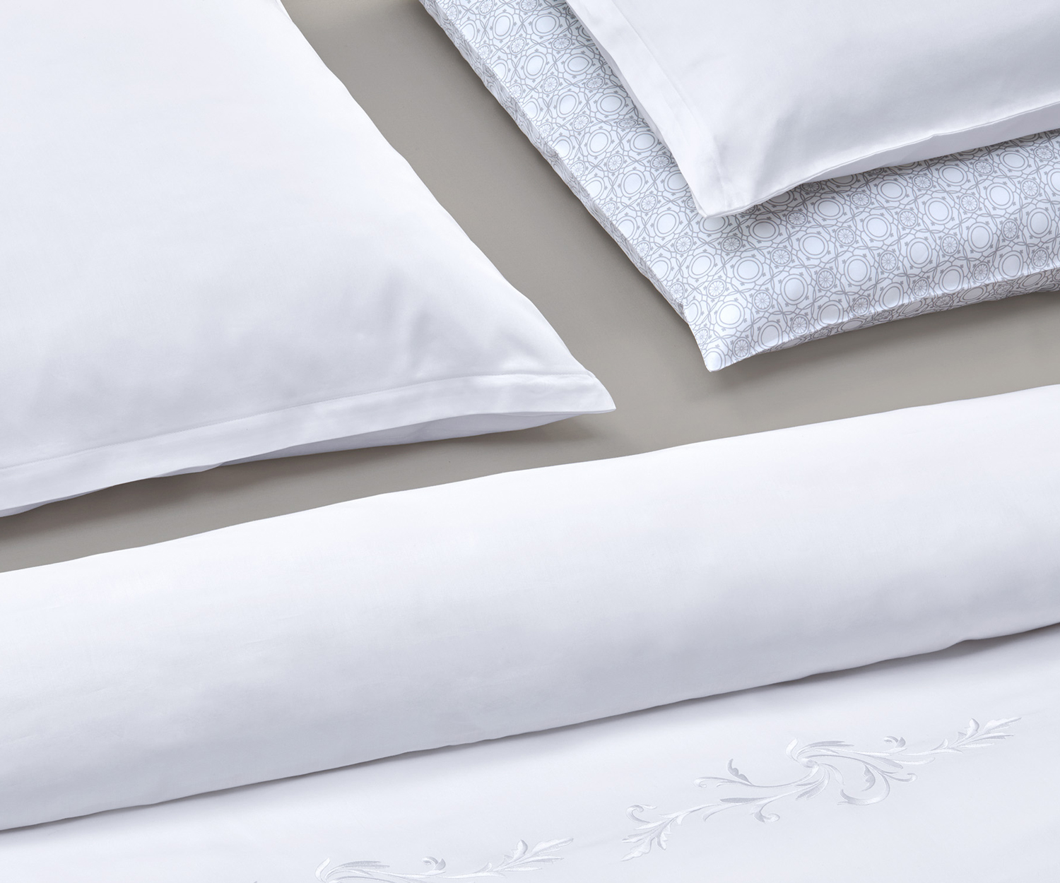 Fischbacher-Bettwaesche_E25_010_Snow-Lace Fischbacher bed linen SNOW LACE satin
