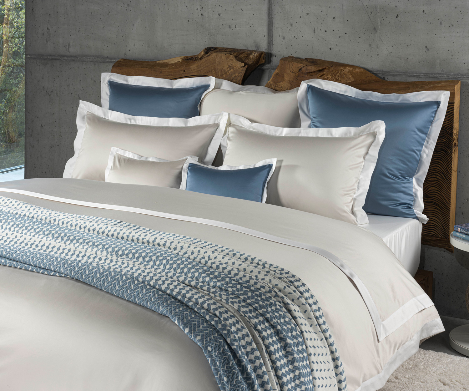 Celso-EMMA-Bed-Linen EMMA - Satin 700 TC Bettwäsche mit Stehsaum von Celso de Lemos