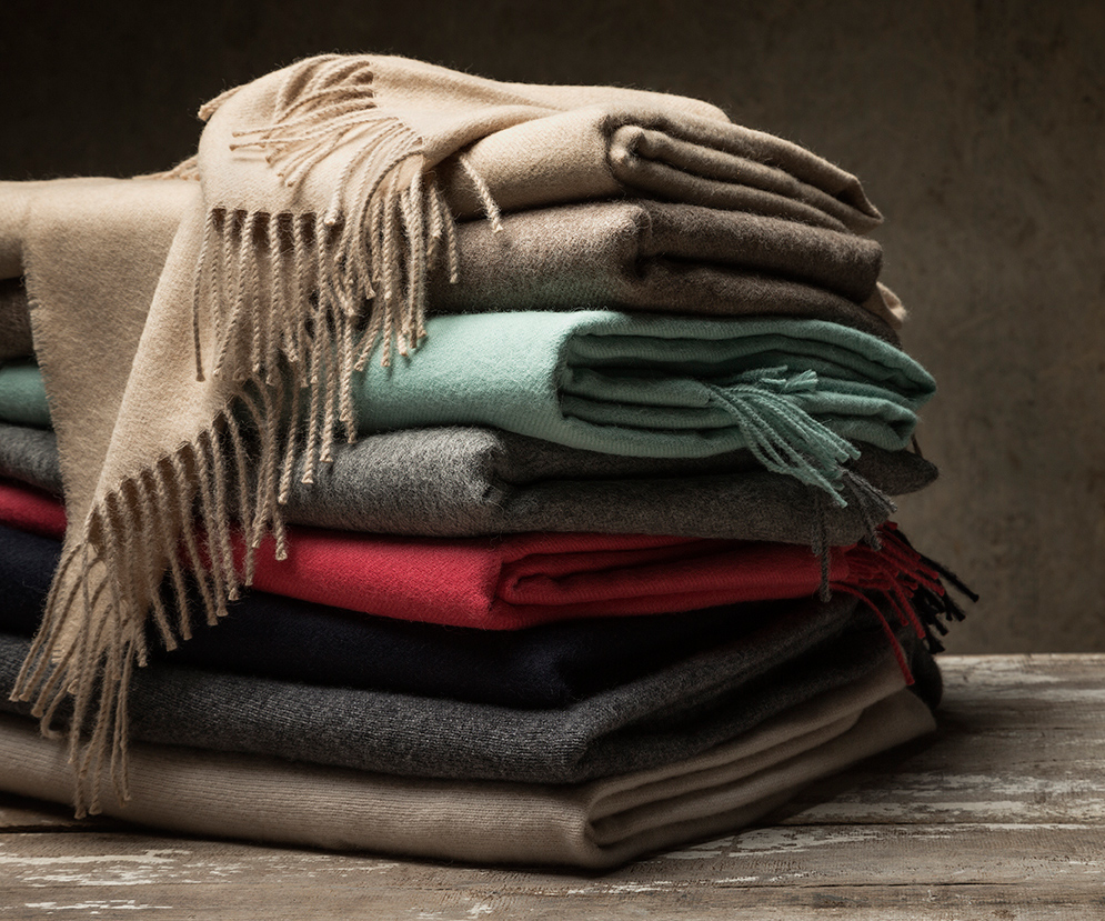 Fischbacher_Plaids_Puro_1005A_all_colours_2577ac90a9bc4a Plaid PURO de Fischbacher - Alpaca en 15 colores