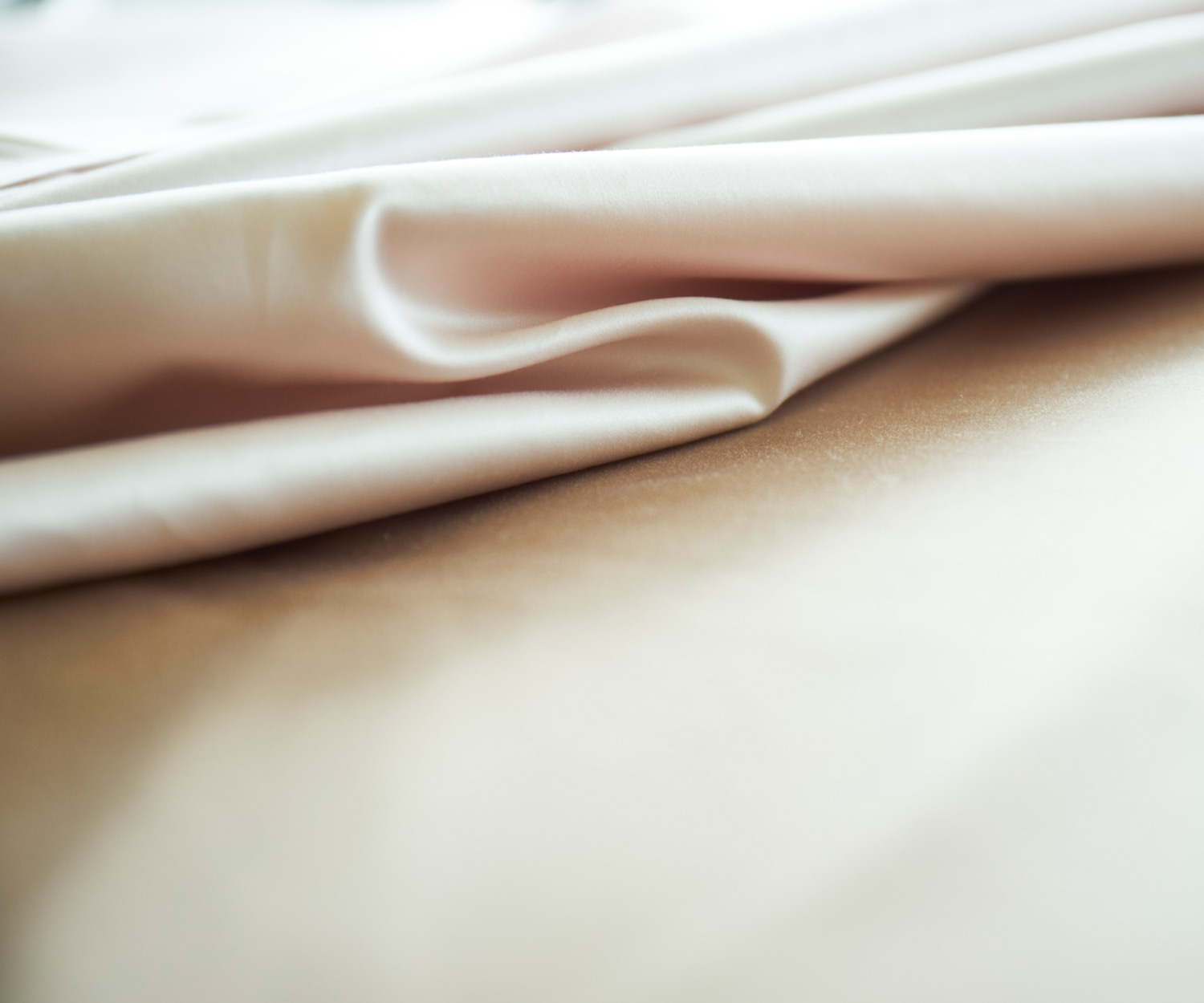 Celso-de-Lemos-Bettwaesche-Secret-Detail Sábana bajera SECRET de Celso de Lemos - satén